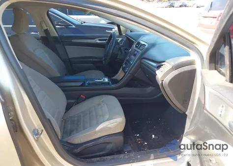 2017 Ford Fusion S z USA, uszkodzony, nr VIN 3FA6P0G79HR267387